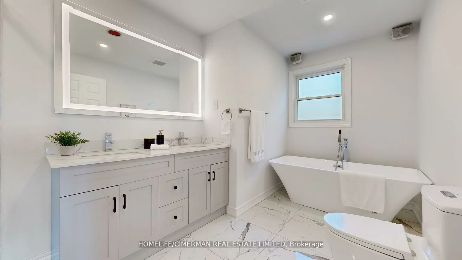 14, Laurwood, Aurora Heights, Aurora