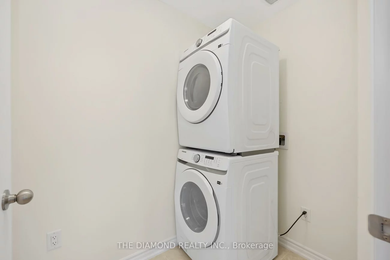27, Gunton, Bayview Northeast, Aurora