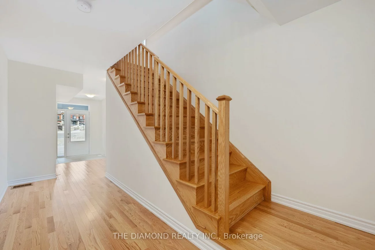 27, Gunton, Bayview Northeast, Aurora