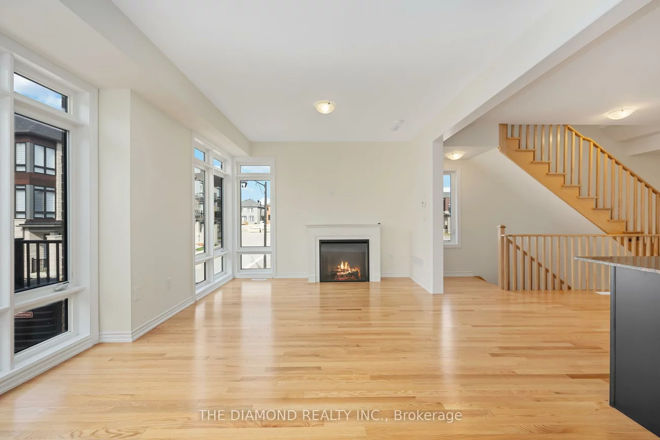 27, Gunton, Bayview Northeast, Aurora
