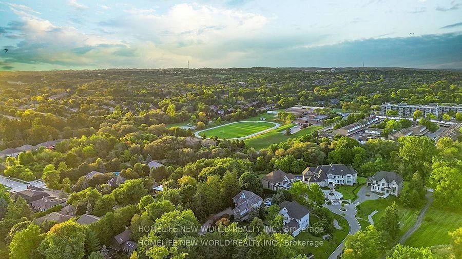 198, Kennedy, Aurora Village, Aurora