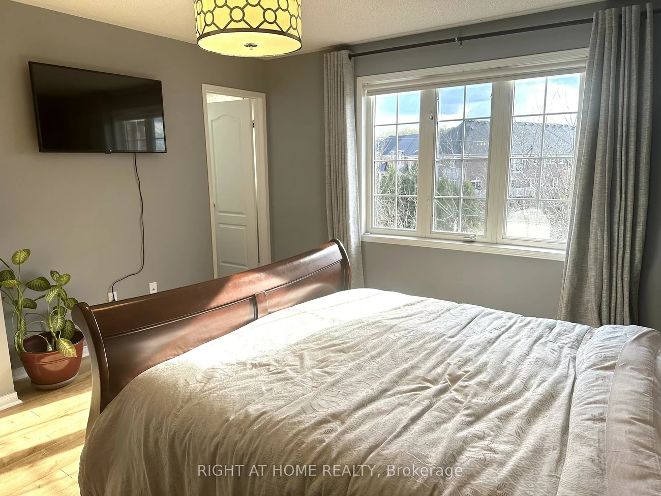 32, Millcliff, Aurora Grove, Aurora