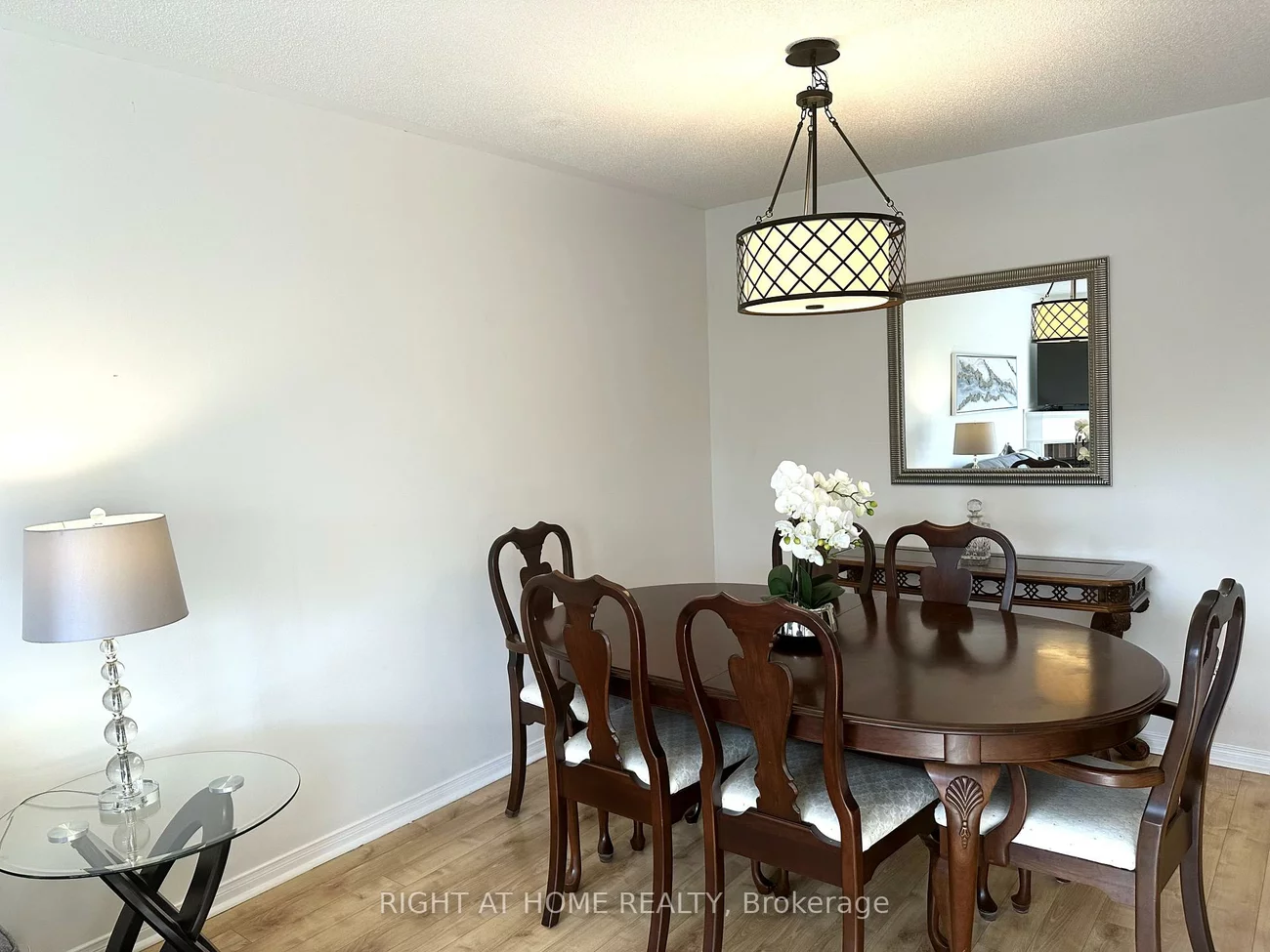 32, Millcliff, Aurora Grove, Aurora