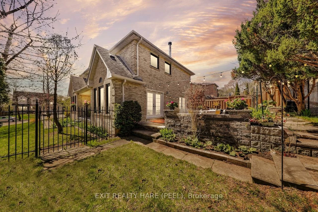 16, Autumn, Aurora Heights, Aurora