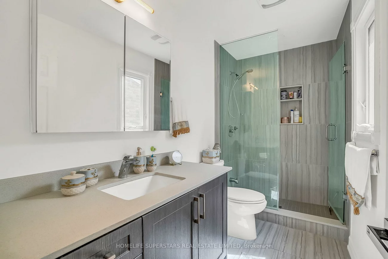 38, Baycroft, Aurora Heights, Aurora