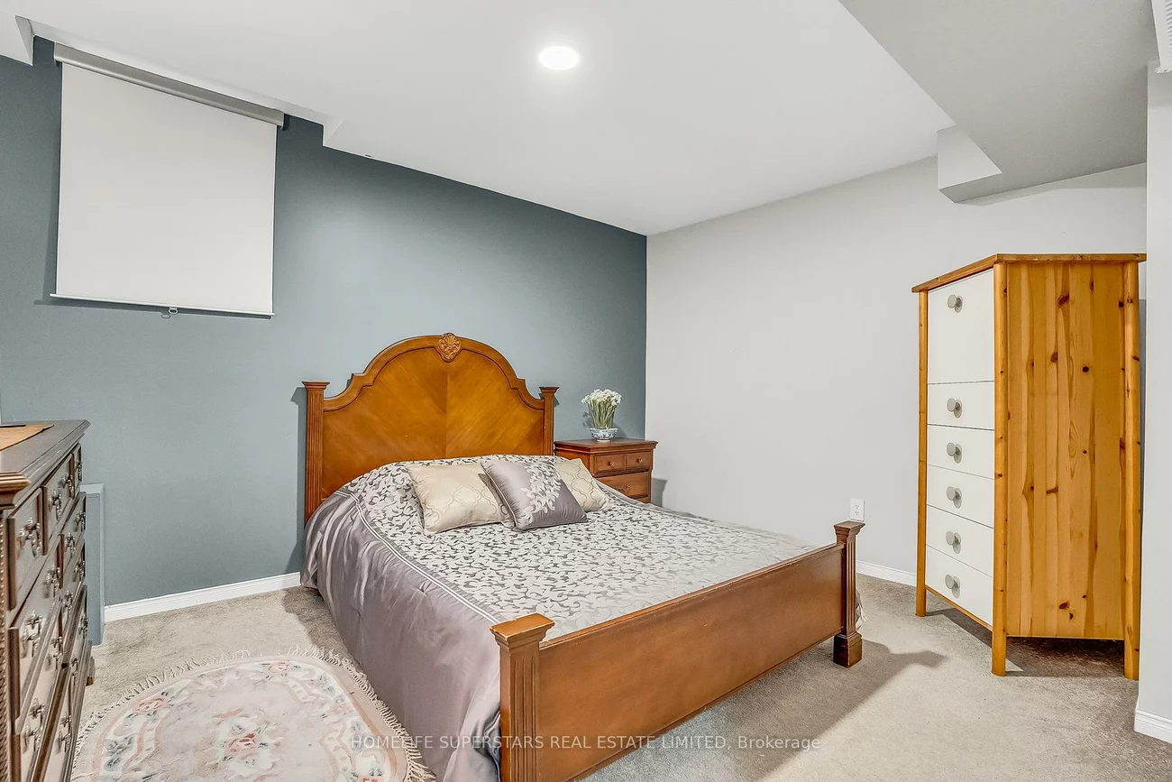38, Baycroft, Aurora Heights, Aurora