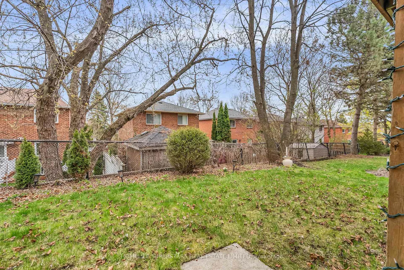 38, Baycroft, Aurora Heights, Aurora