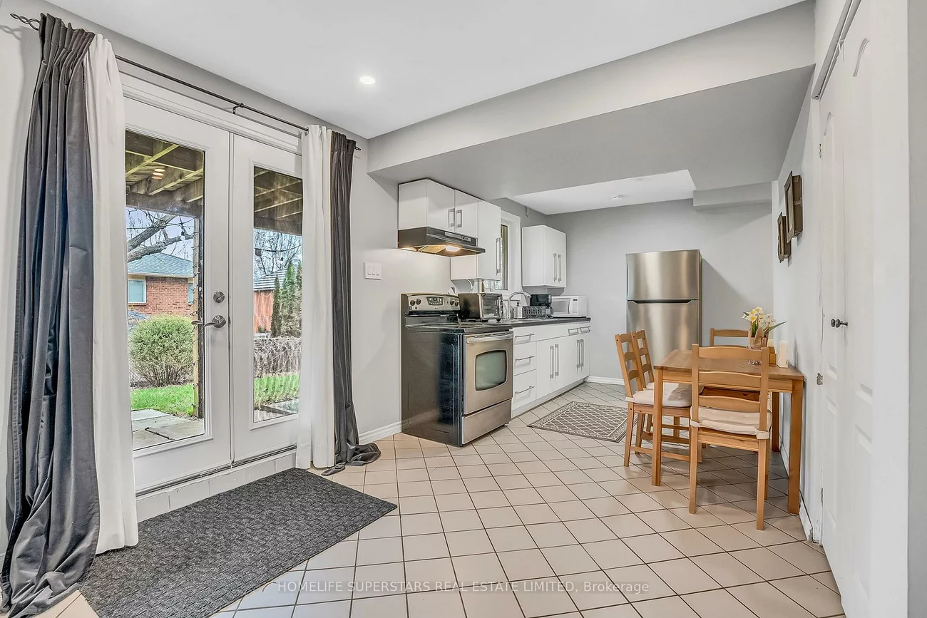 38, Baycroft, Aurora Heights, Aurora