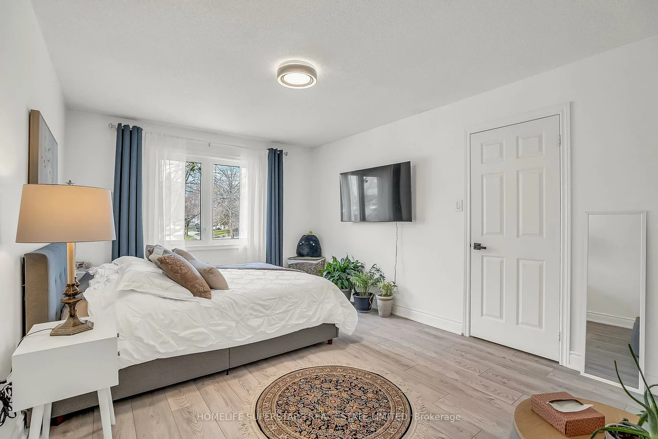 38, Baycroft, Aurora Heights, Aurora