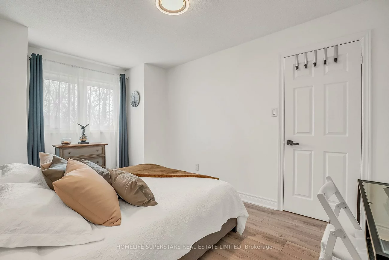 38, Baycroft, Aurora Heights, Aurora