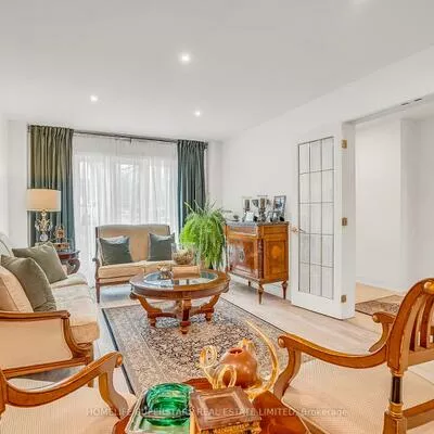 38, Baycroft, Aurora Heights, Aurora