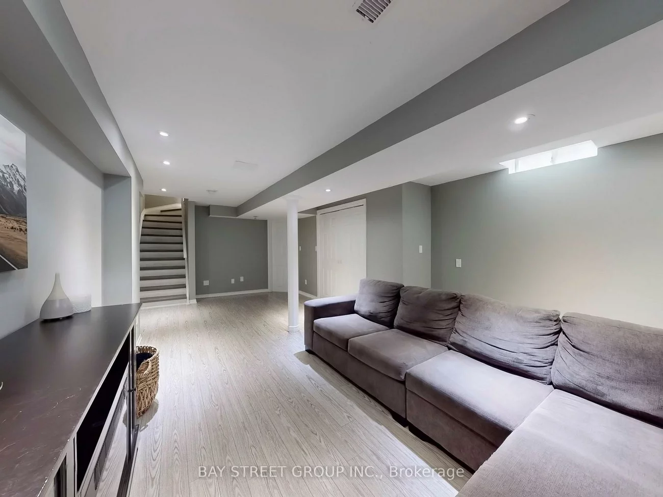 116, Woodroof, Bayview Wellington, Aurora