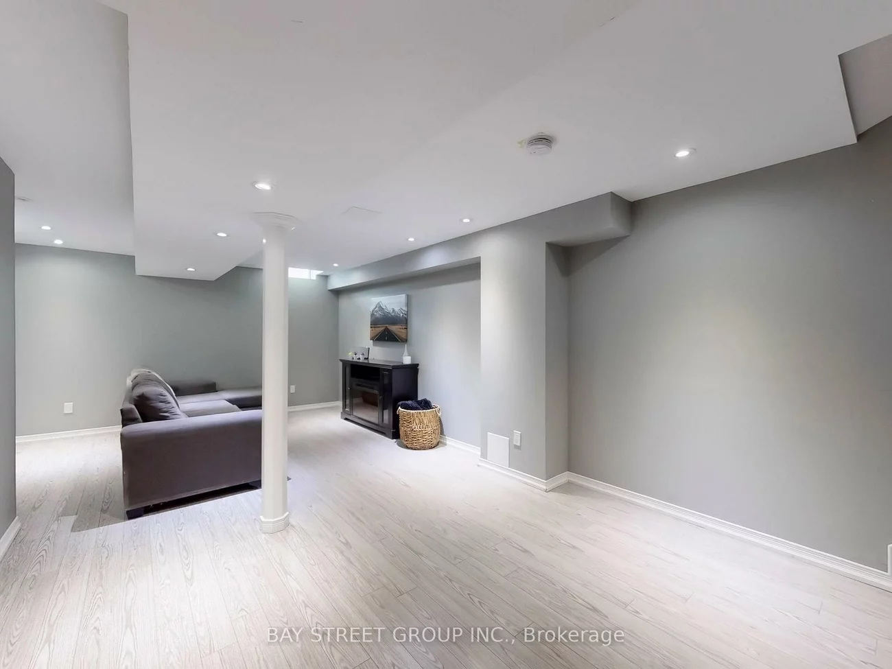 116, Woodroof, Bayview Wellington, Aurora