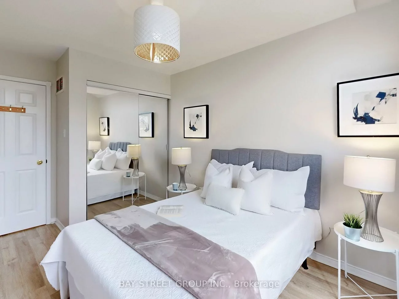 116, Woodroof, Bayview Wellington, Aurora