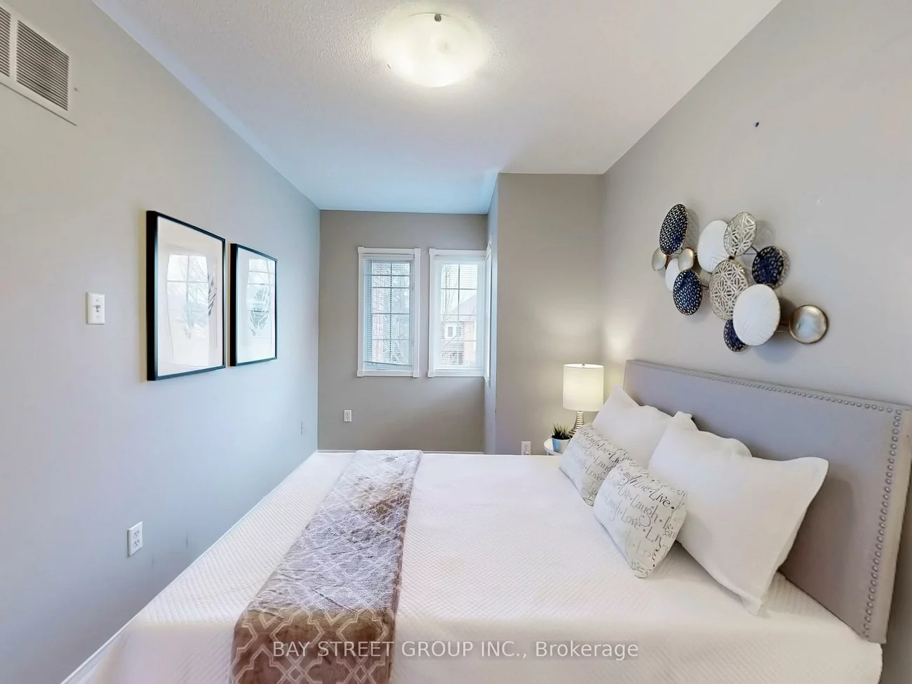 116, Woodroof, Bayview Wellington, Aurora