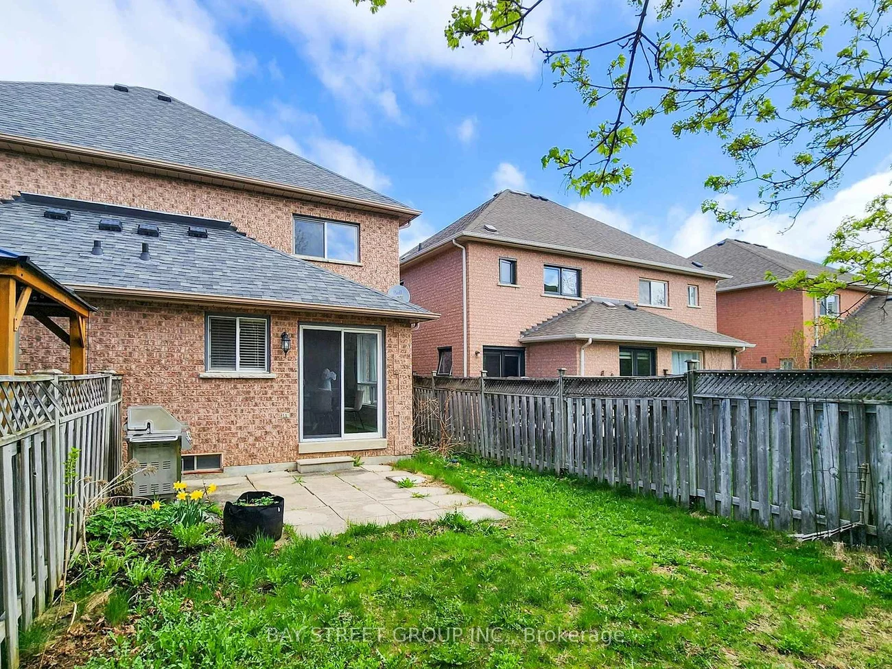 116, Woodroof, Bayview Wellington, Aurora