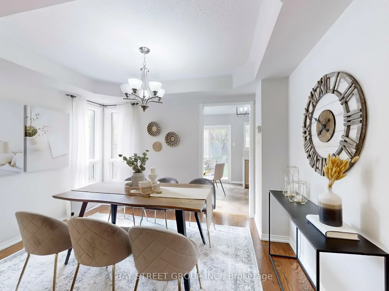 116, Woodroof, Bayview Wellington, Aurora
