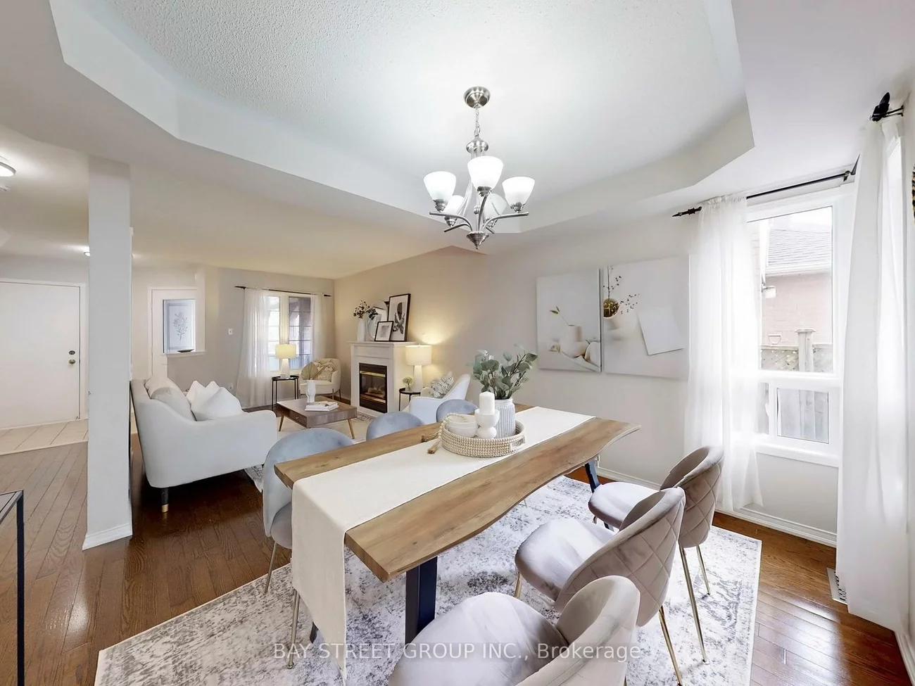 116, Woodroof, Bayview Wellington, Aurora