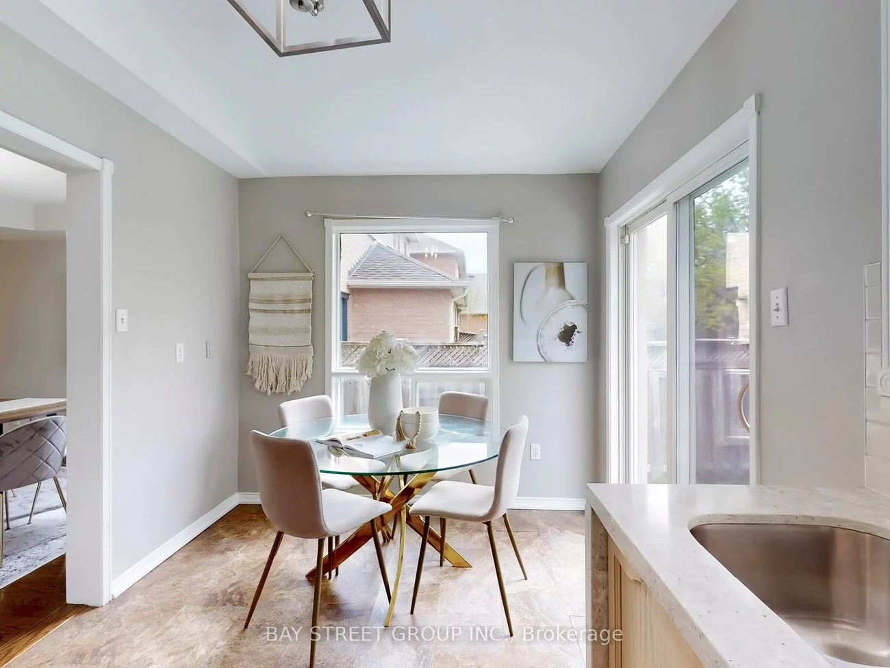 116, Woodroof, Bayview Wellington, Aurora
