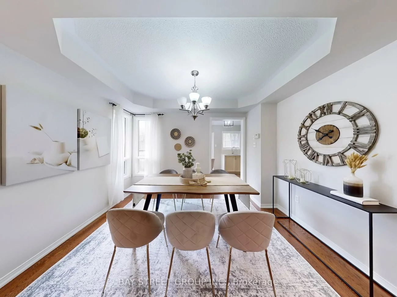 116, Woodroof, Bayview Wellington, Aurora