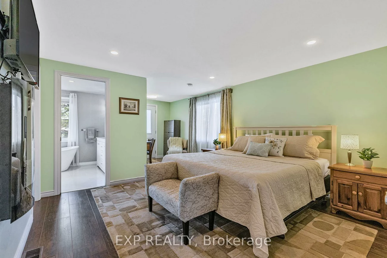 32, Kemano, Aurora Heights, Aurora