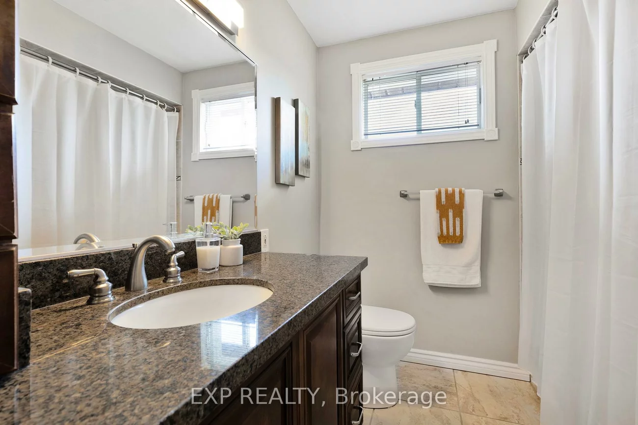 32, Kemano, Aurora Heights, Aurora