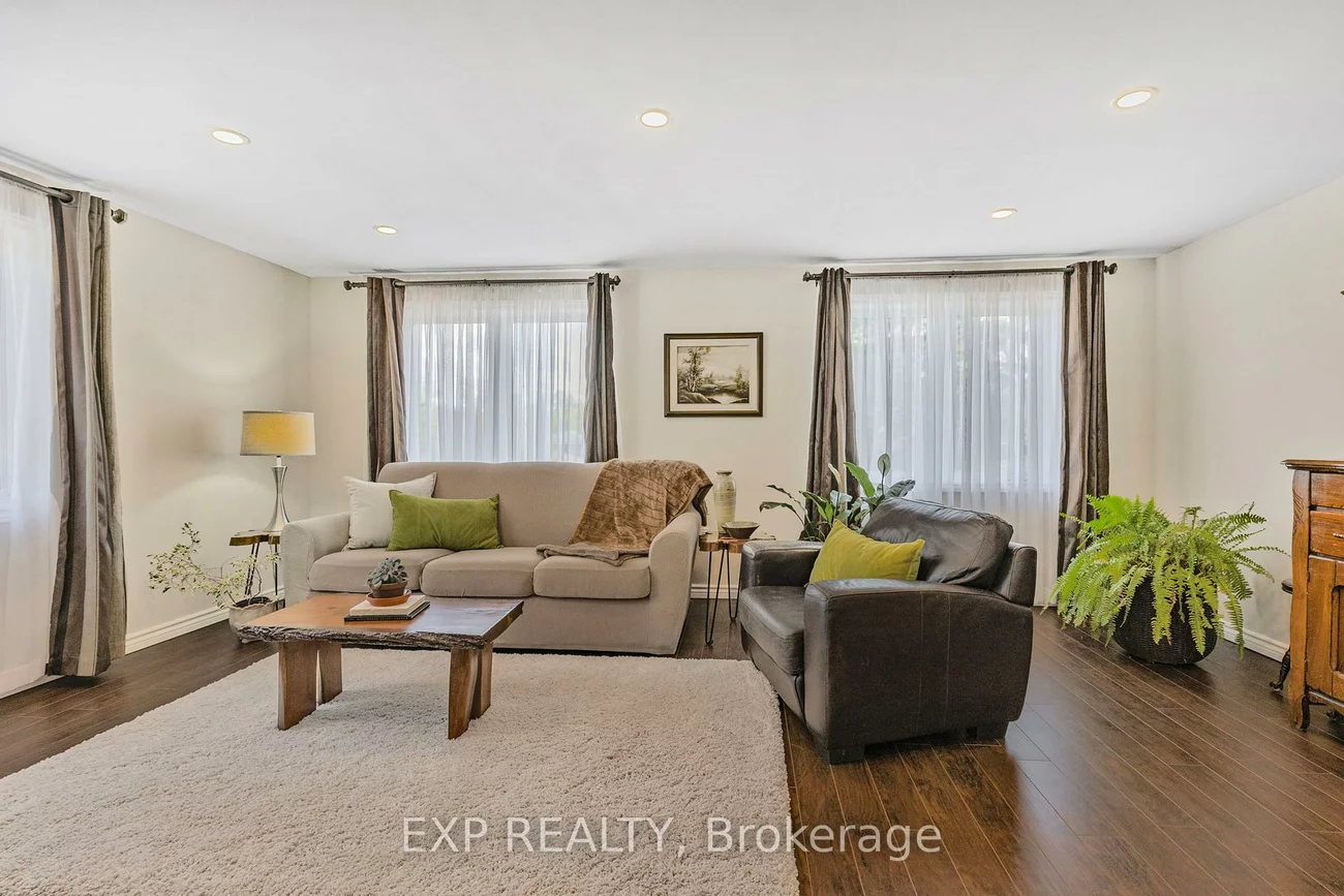 32, Kemano, Aurora Heights, Aurora