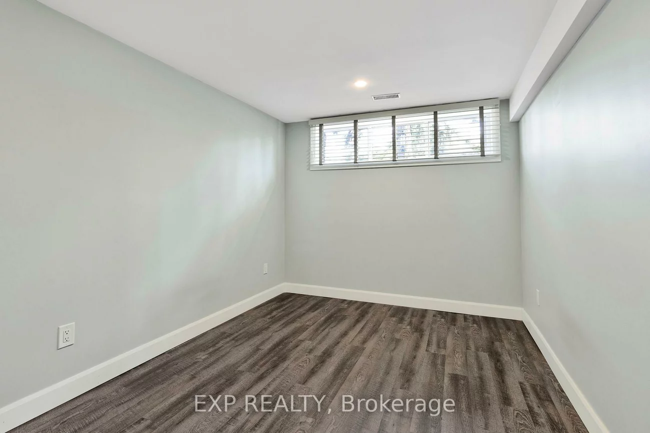 32, Kemano, Aurora Heights, Aurora