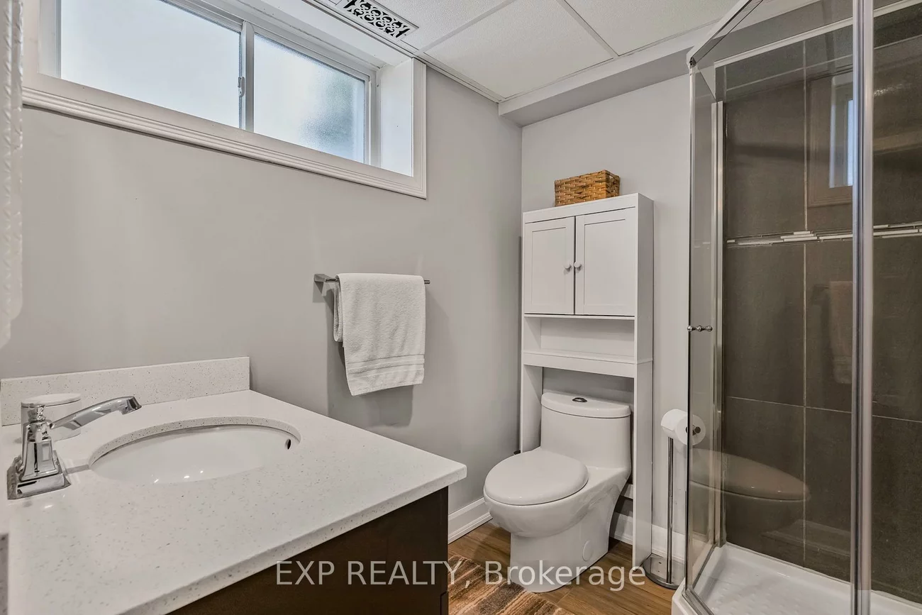 32, Kemano, Aurora Heights, Aurora