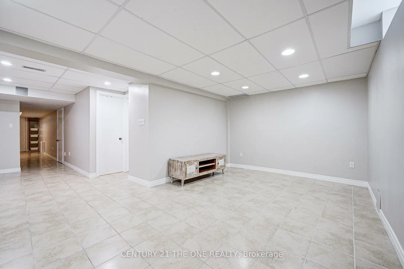 16, Martell, Bayview Northeast, Aurora