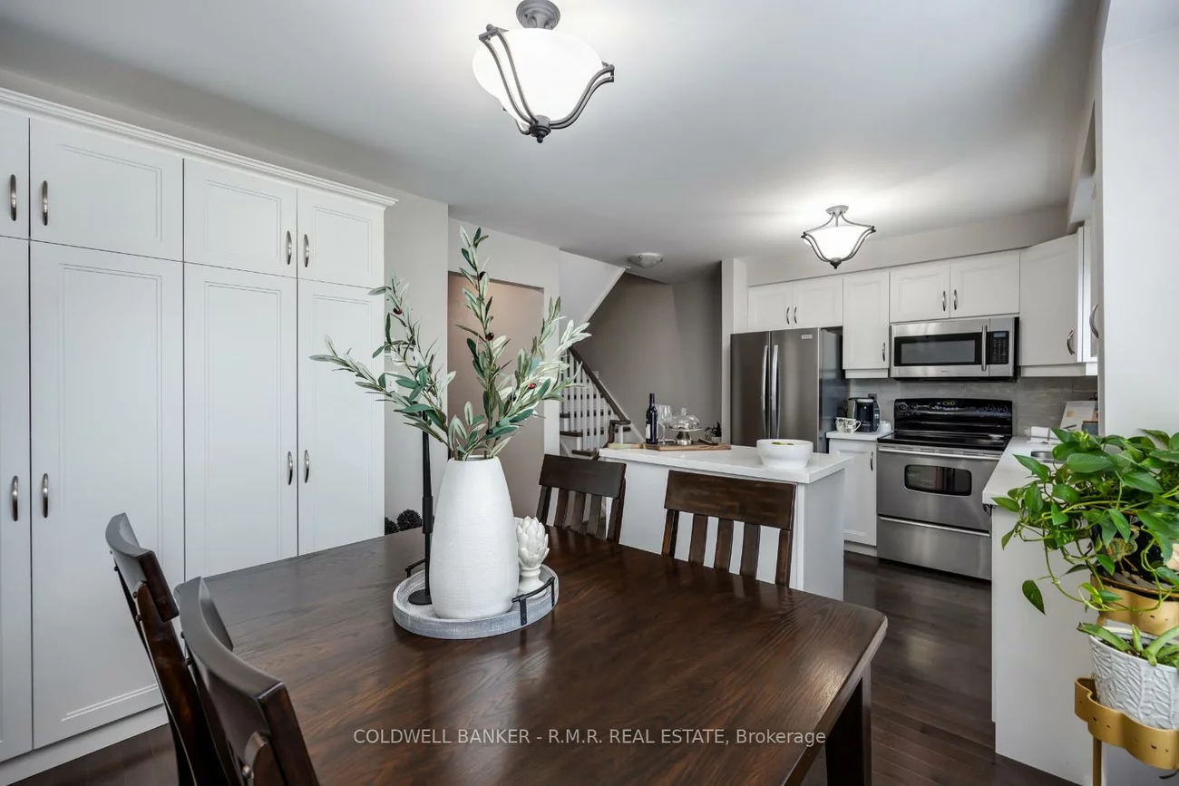 32, Mugford, Bayview Wellington, Aurora