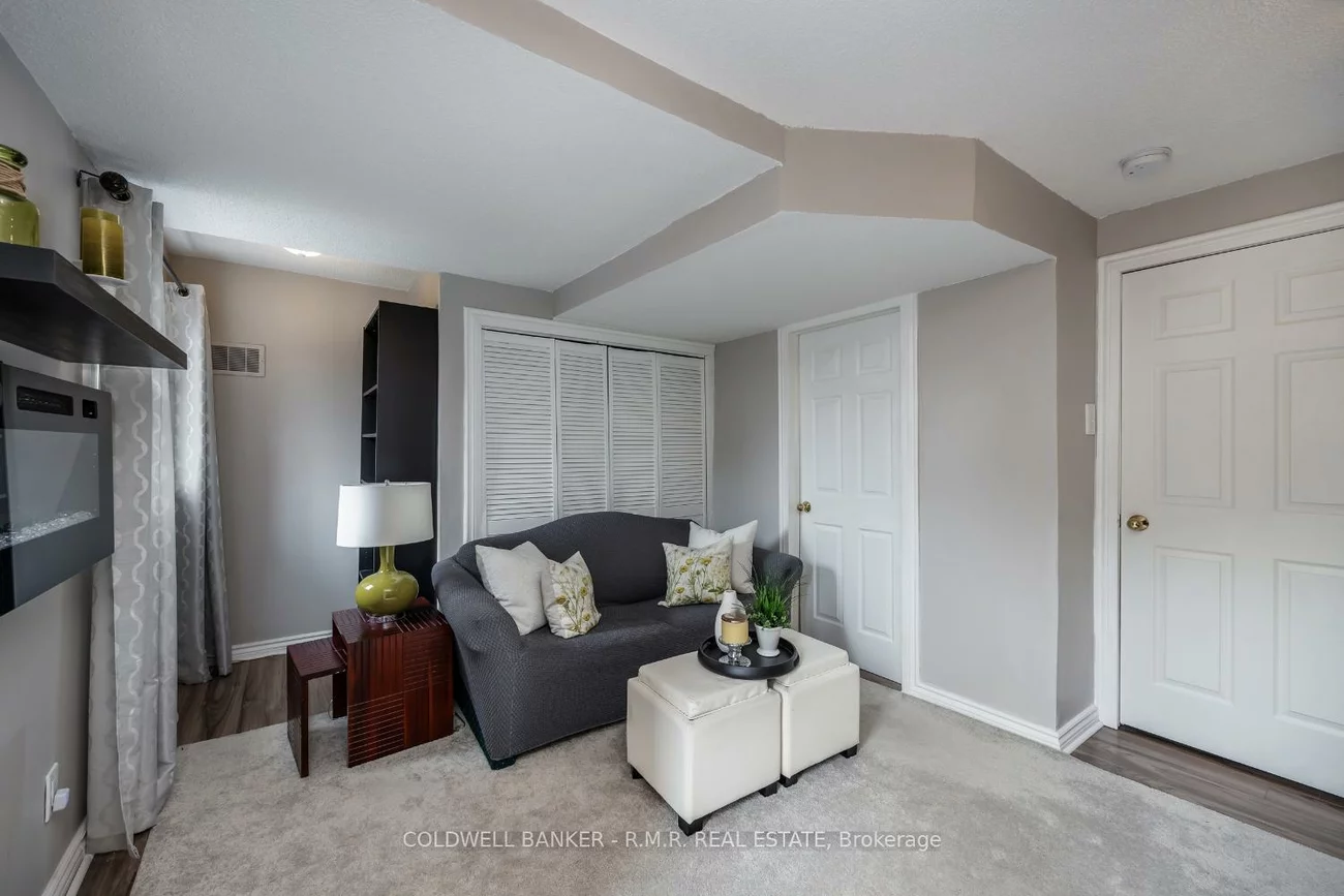 32, Mugford, Bayview Wellington, Aurora