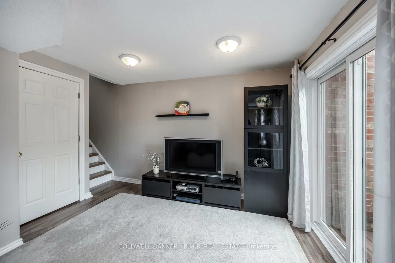 32, Mugford, Bayview Wellington, Aurora