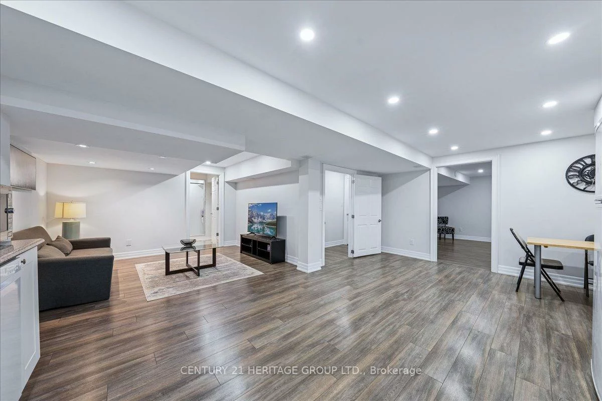 22, Horsley, Bayview Northeast, Aurora