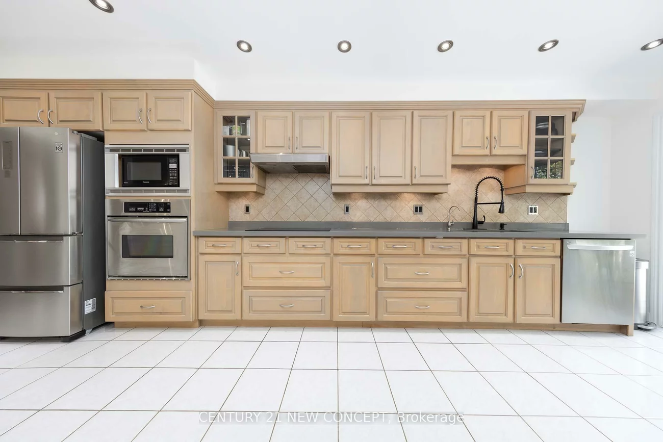 107, Primeau, Aurora Grove, Aurora