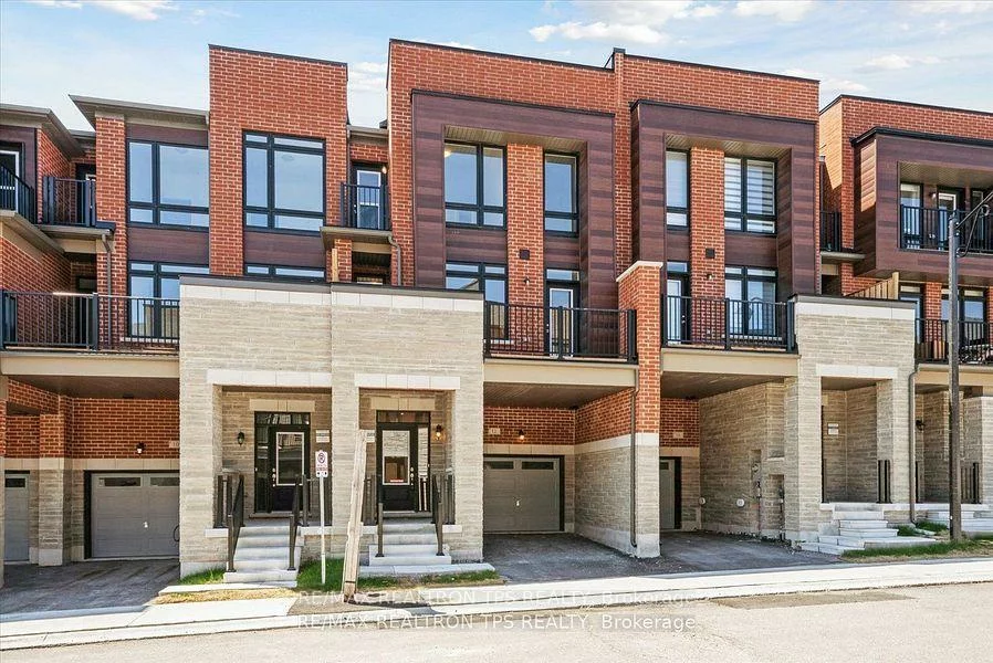 12, Griffith, Bayview Northeast, Aurora