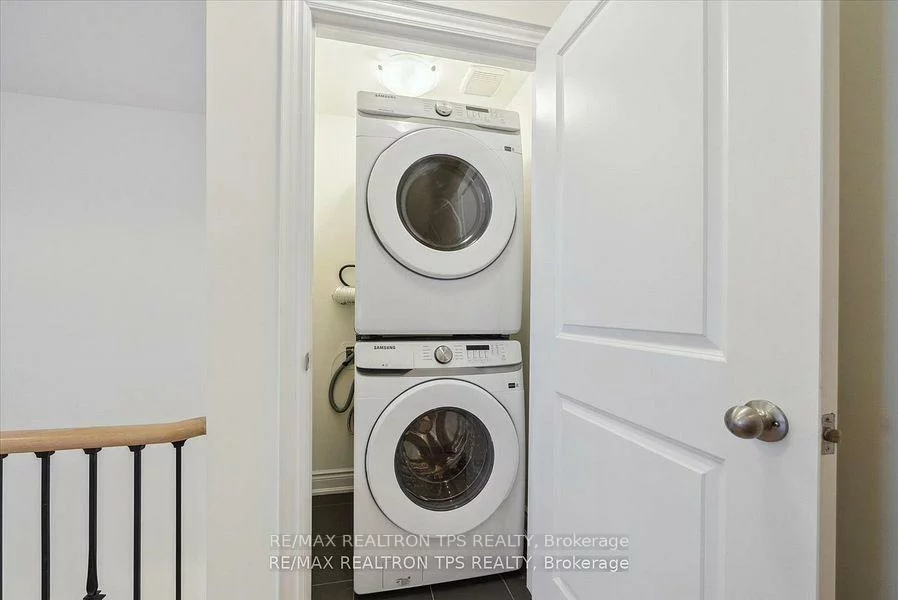 12, Griffith, Bayview Northeast, Aurora