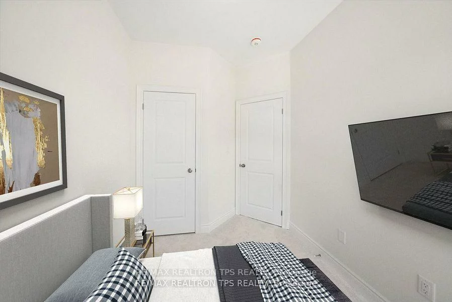 12, Griffith, Bayview Northeast, Aurora