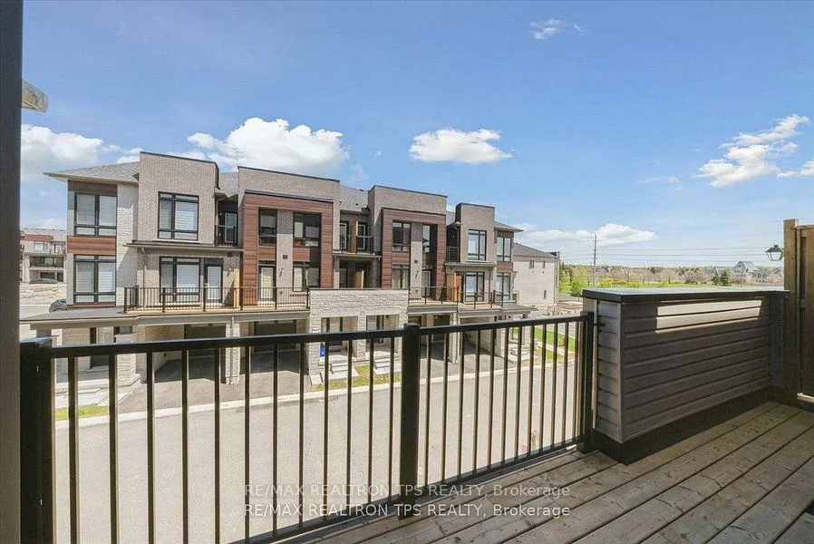 12, Griffith, Bayview Northeast, Aurora