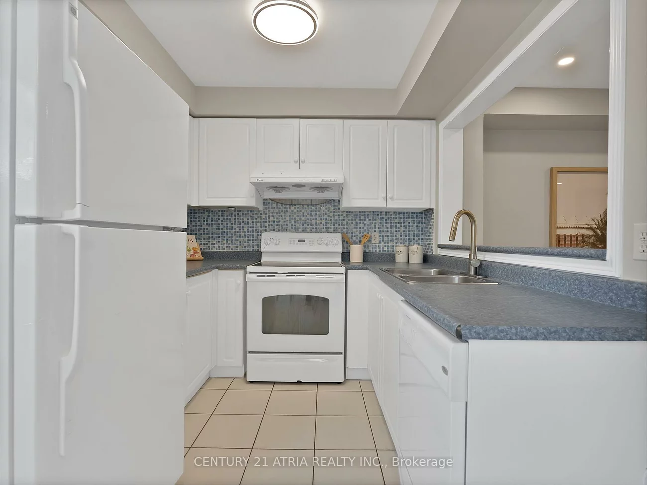 143, Baywell, Bayview Wellington, Aurora