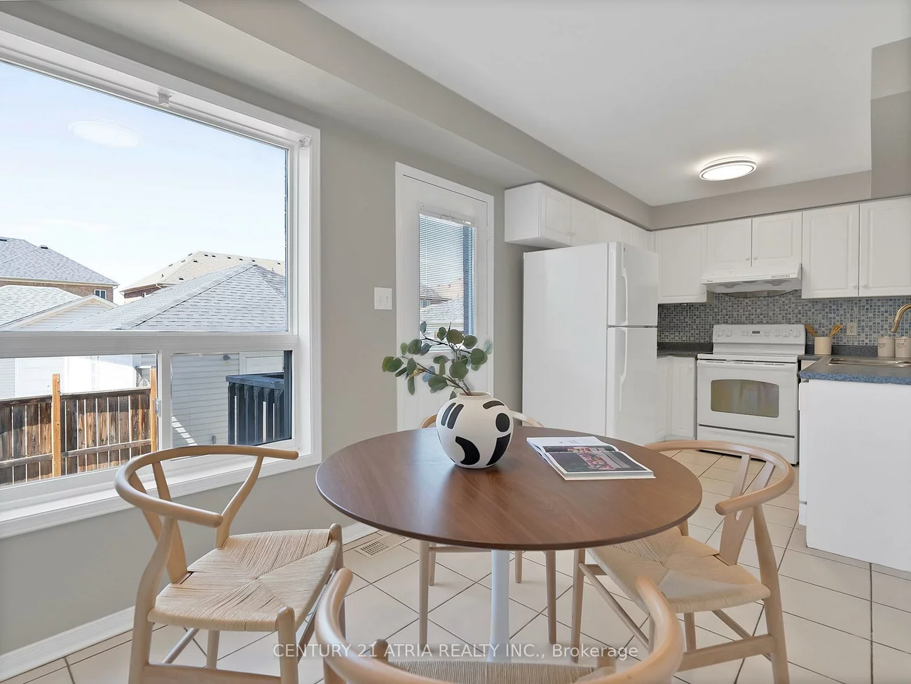 143, Baywell, Bayview Wellington, Aurora