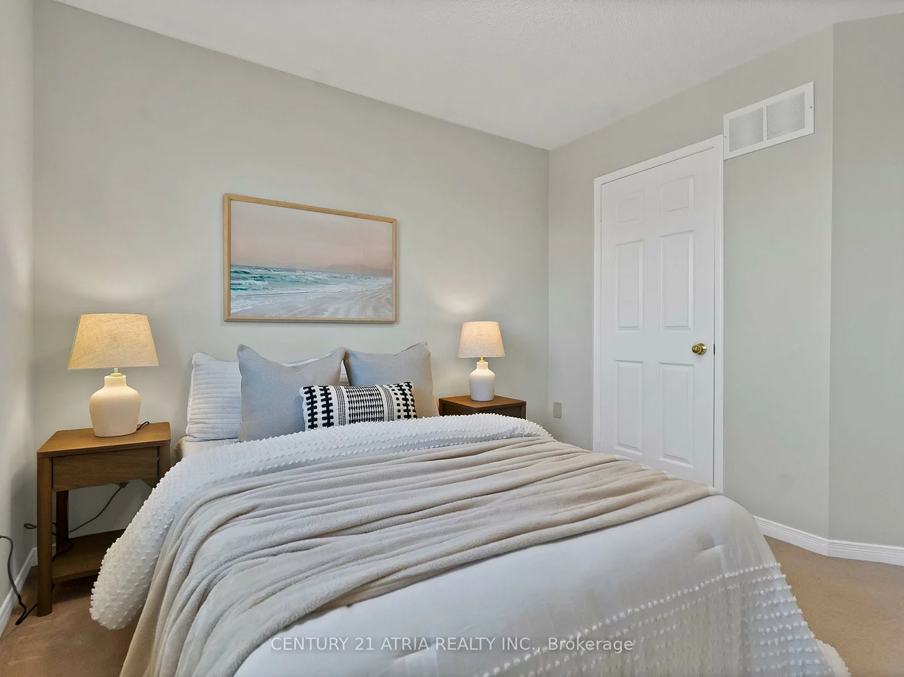 143, Baywell, Bayview Wellington, Aurora