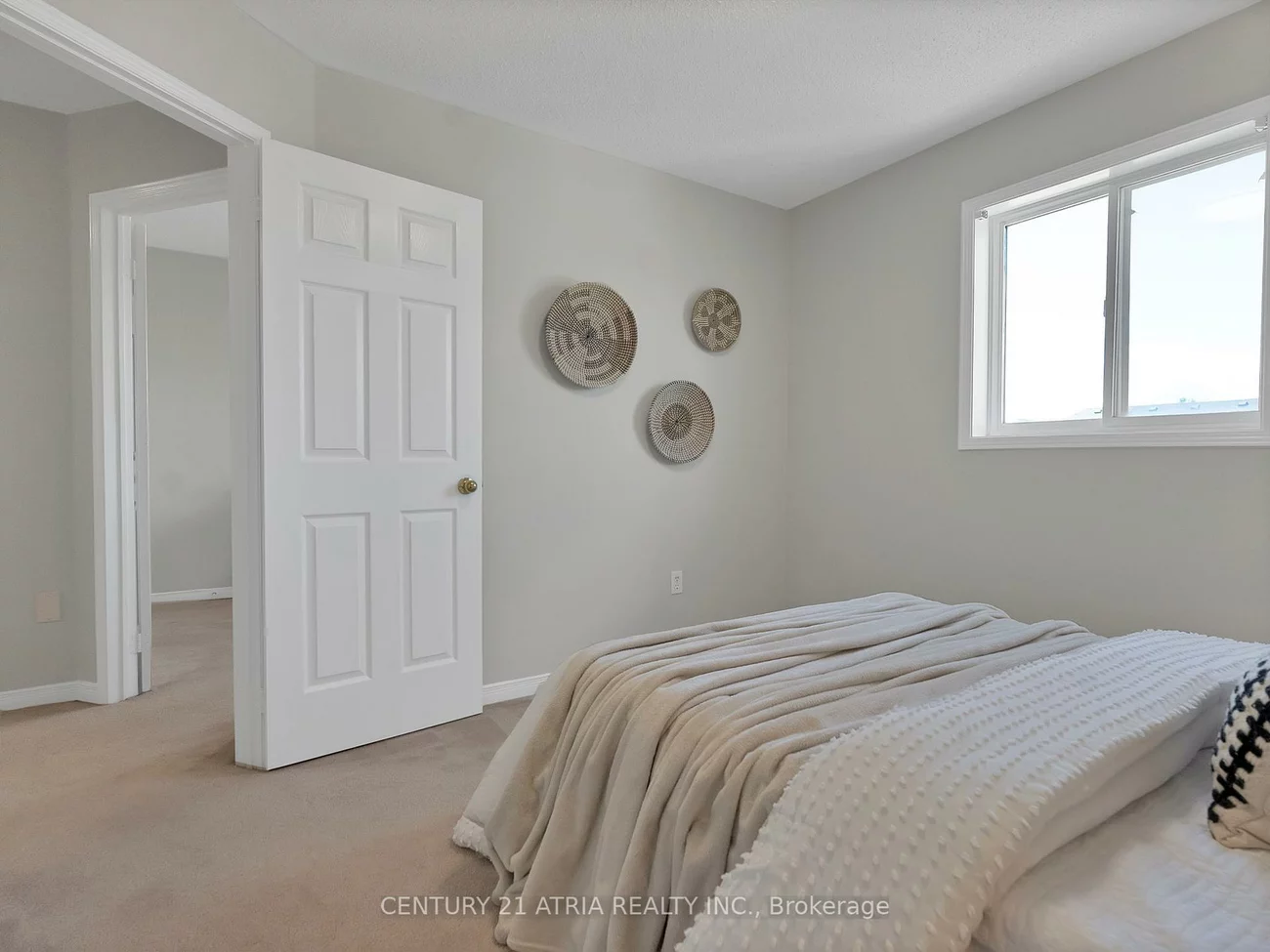 143, Baywell, Bayview Wellington, Aurora