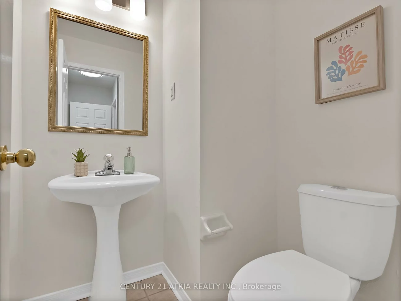 143, Baywell, Bayview Wellington, Aurora