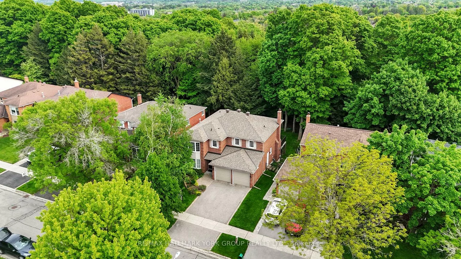 213, Kemano, Aurora Heights, Aurora