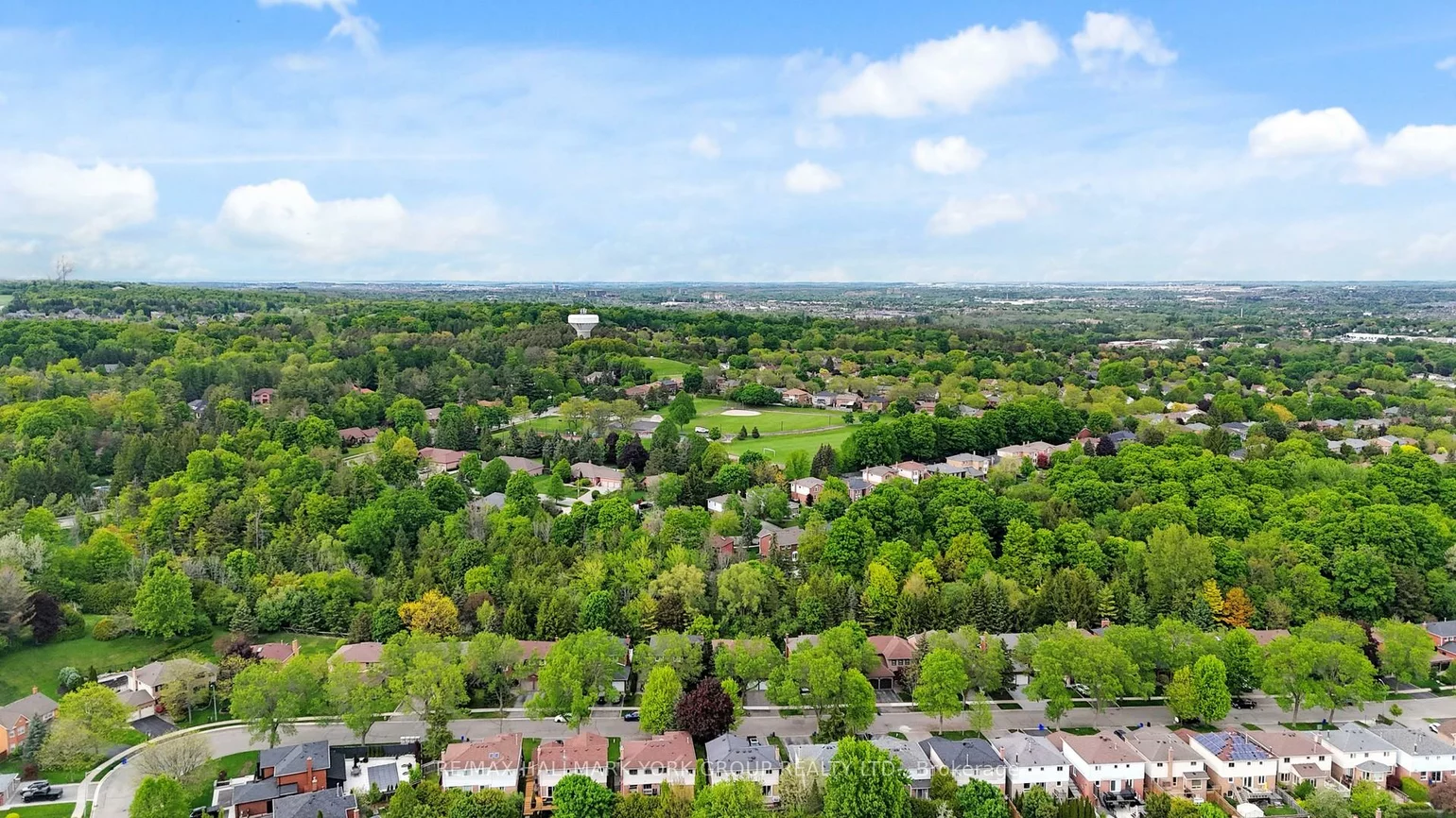 213, Kemano, Aurora Heights, Aurora