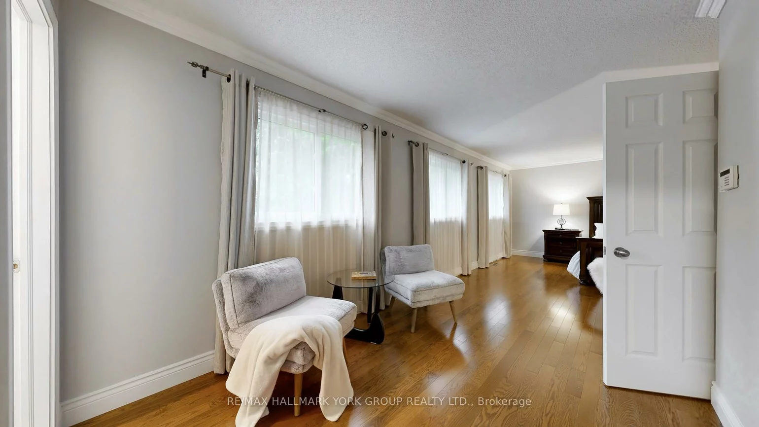 213, Kemano, Aurora Heights, Aurora
