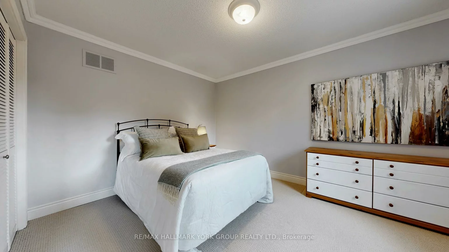 213, Kemano, Aurora Heights, Aurora