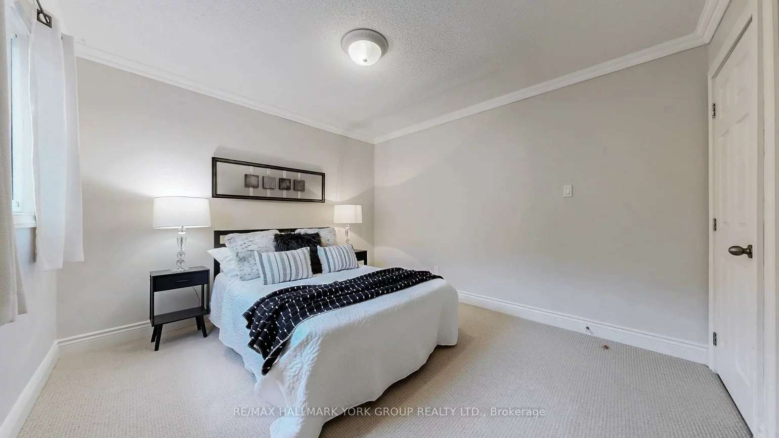 213, Kemano, Aurora Heights, Aurora