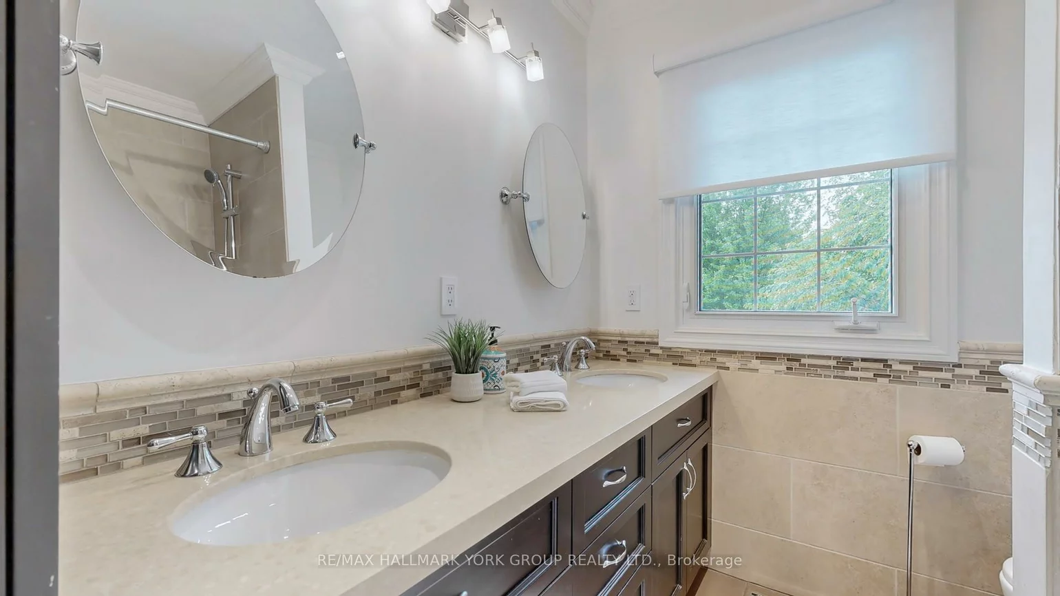 213, Kemano, Aurora Heights, Aurora